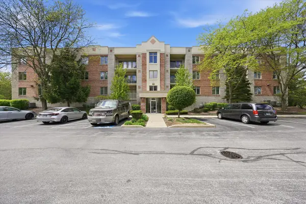 7841 W 157th Street #305, Orland Park, IL 60462