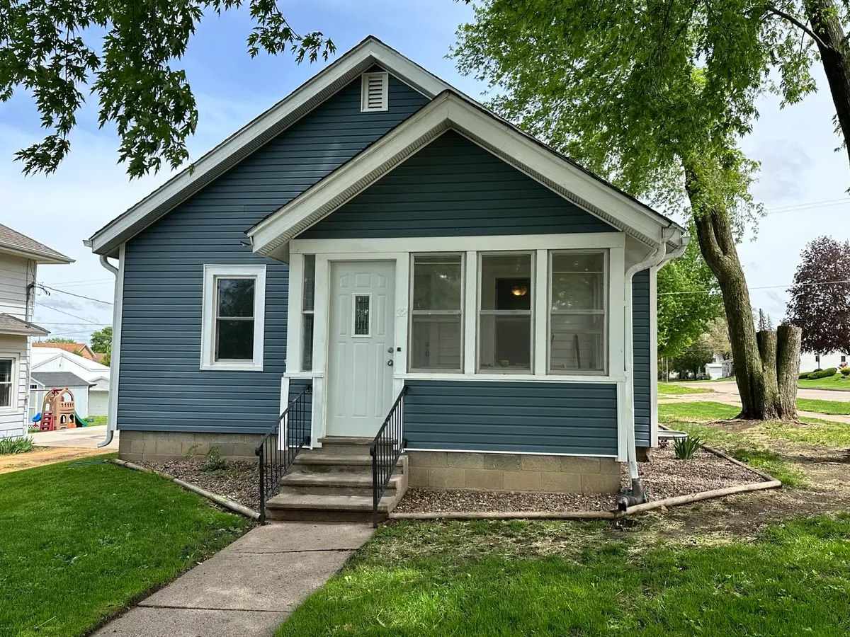 32 S Stephens Street, Preston, IA 52069 - #1