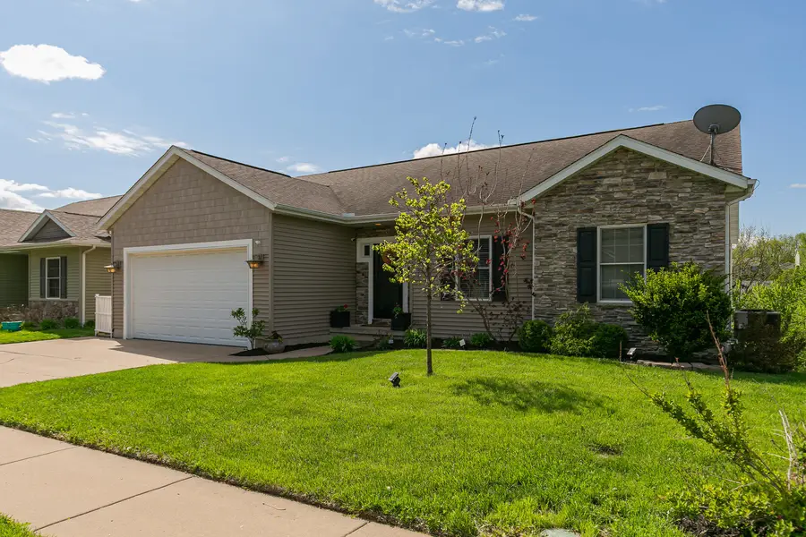 4 Frontier Court, Le Claire, IA 52753 - #2