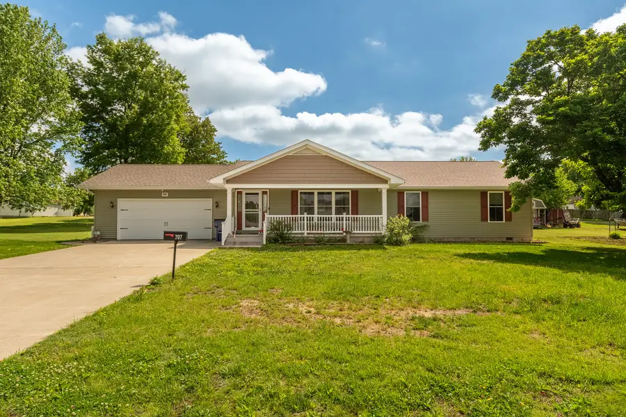 707 S Sunny Slope Street, West Frankfort, IL 62896 - #2