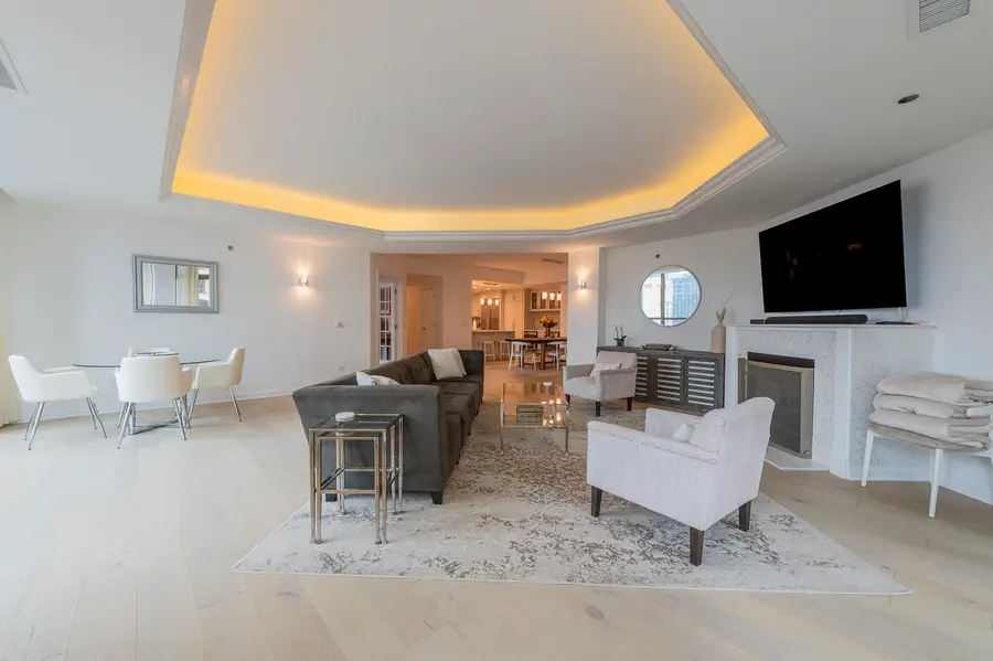 21 E Huron Street #2705, Chicago, IL 60611 - #3