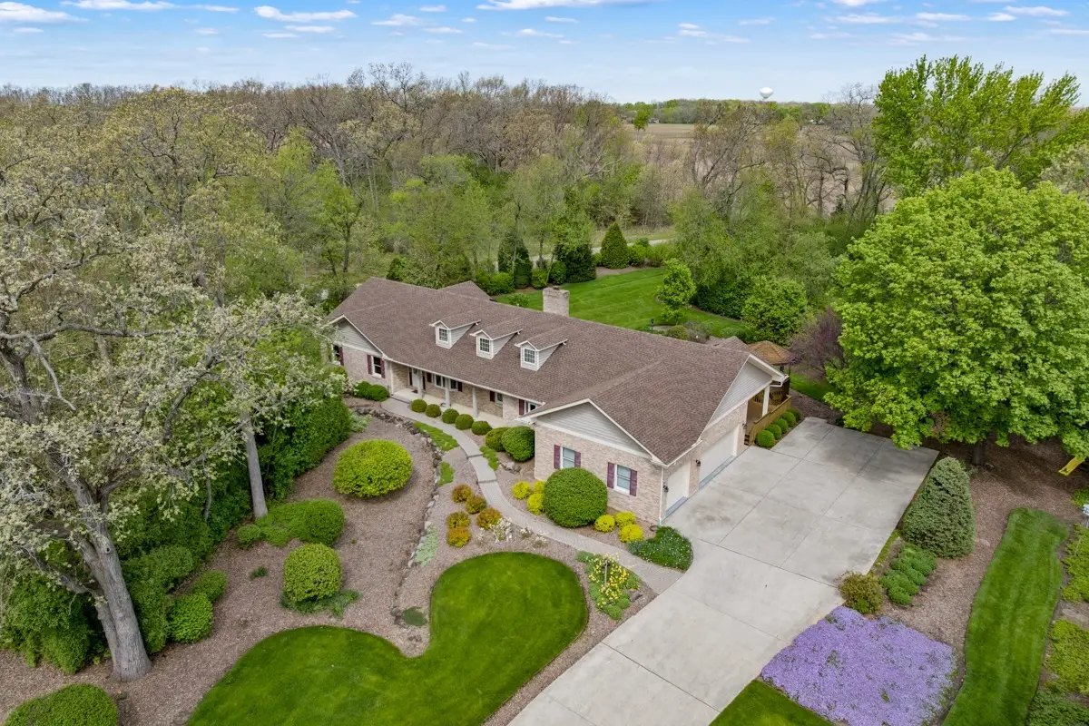 44W664 Oakshire Lane, Hampshire, IL 60140 - #1