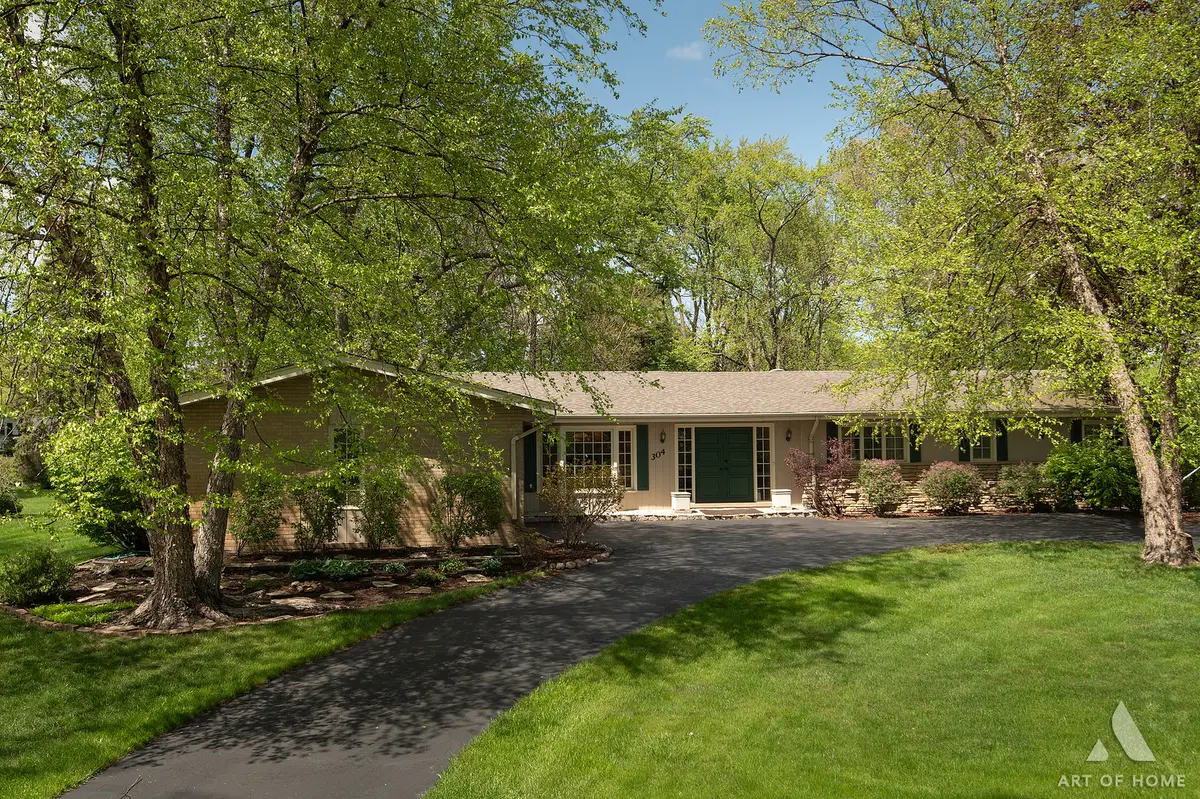 304 S Circle Drive, Palatine, IL 60067 - #1
