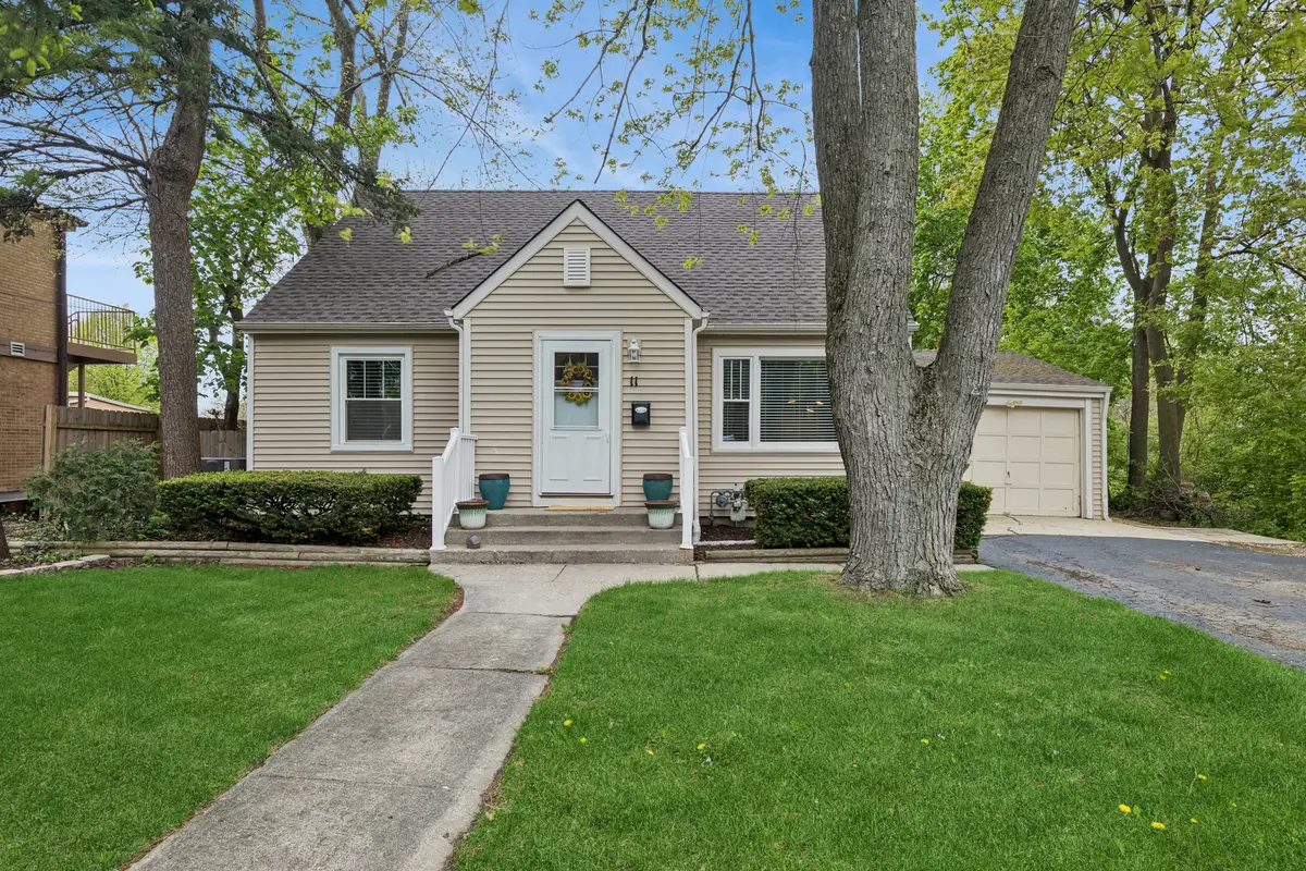 11 Church Street, Lake Zurich, IL 60047 - #1