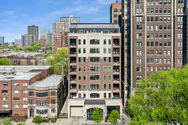 434 W Melrose Street #601, Chicago, IL 60657