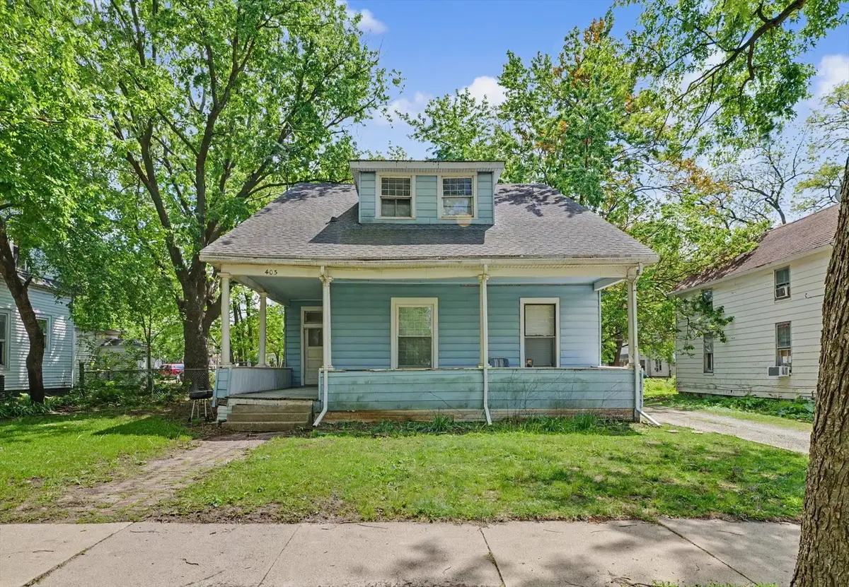 403 W Columbia Avenue, Champaign, IL 61820 - #1