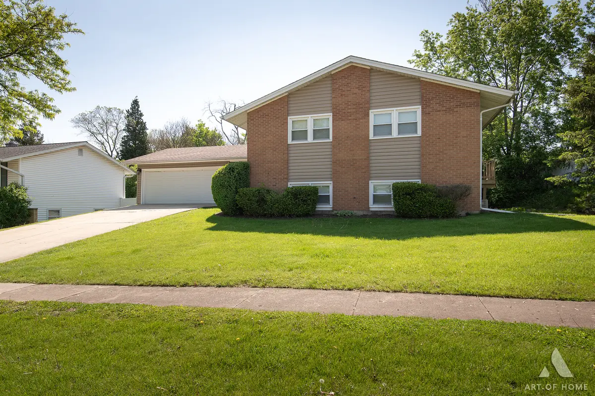 6425 Clark Drive, Woodridge, IL 60517 - #1
