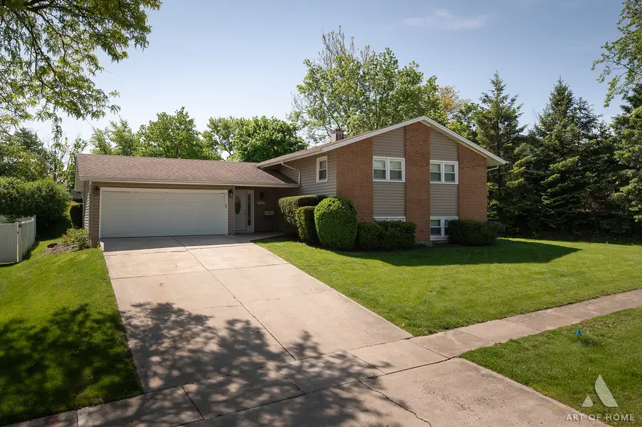 6425 Clark Drive, Woodridge, IL 60517 - #3