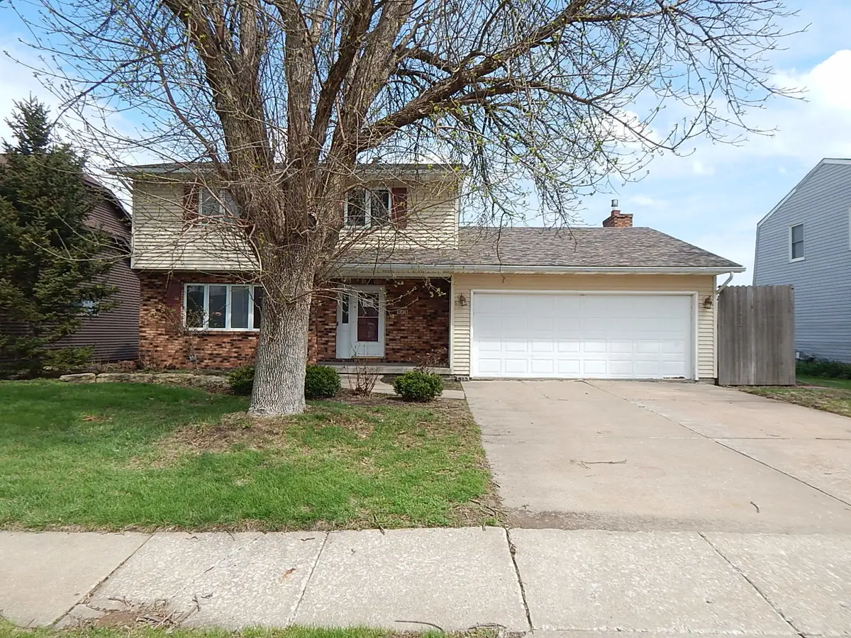 513 S 7th Street, Eldridge, IA 52748 - #1