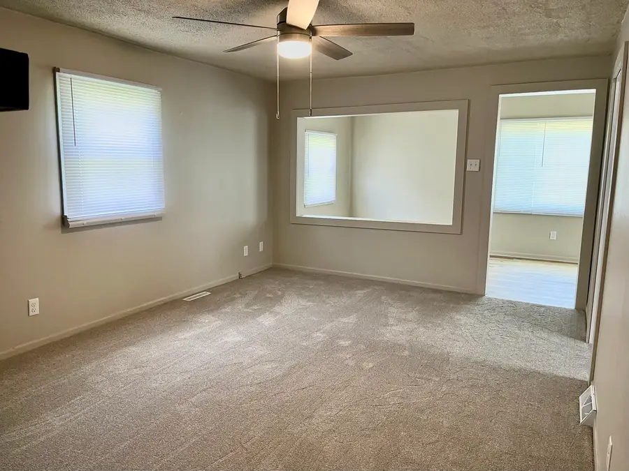915 Chartres Street, Lasalle, IL 61301 - #3