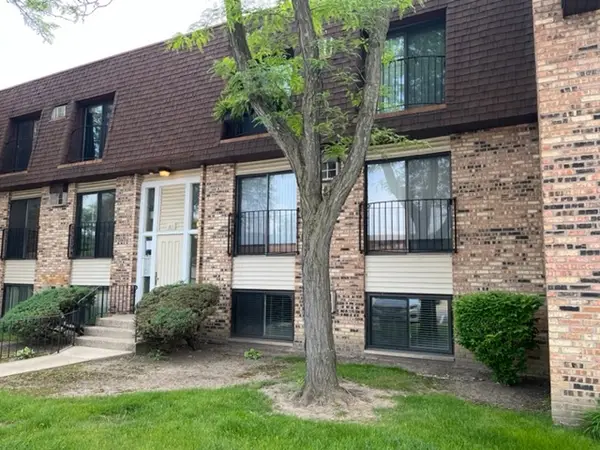183 N Waters Edge Drive W #301, Glendale Heights, IL 60139