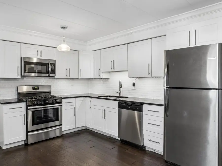 6136 S Kensington Avenue #D, Countryside, IL 60525 - #2