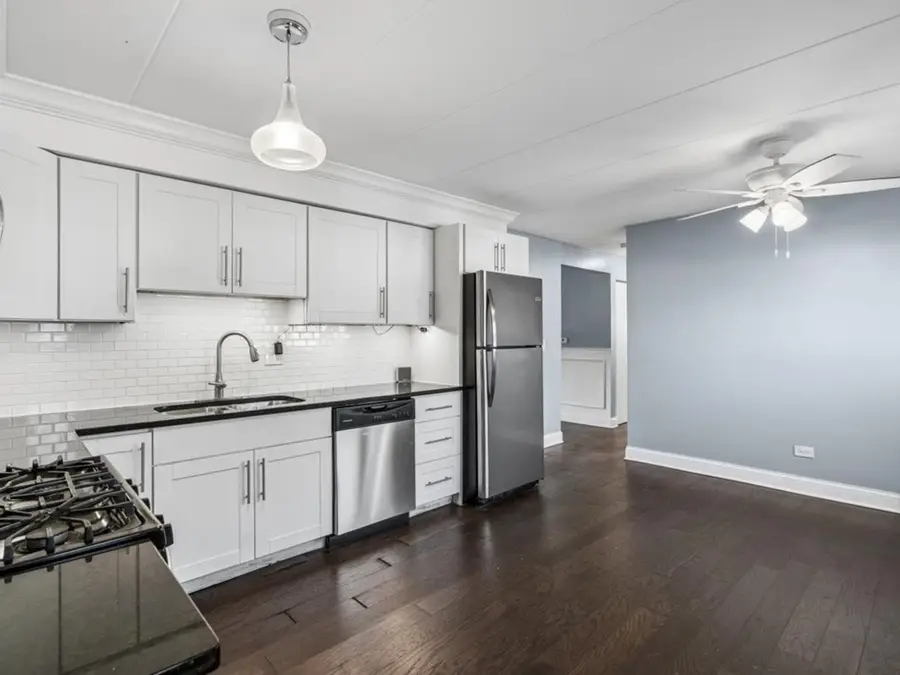 6136 S Kensington Avenue #D, Countryside, IL 60525 - #3