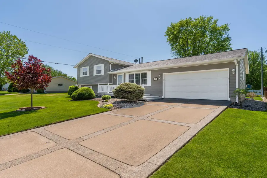 918 6th Street, Hampton, IL 61256 - #2