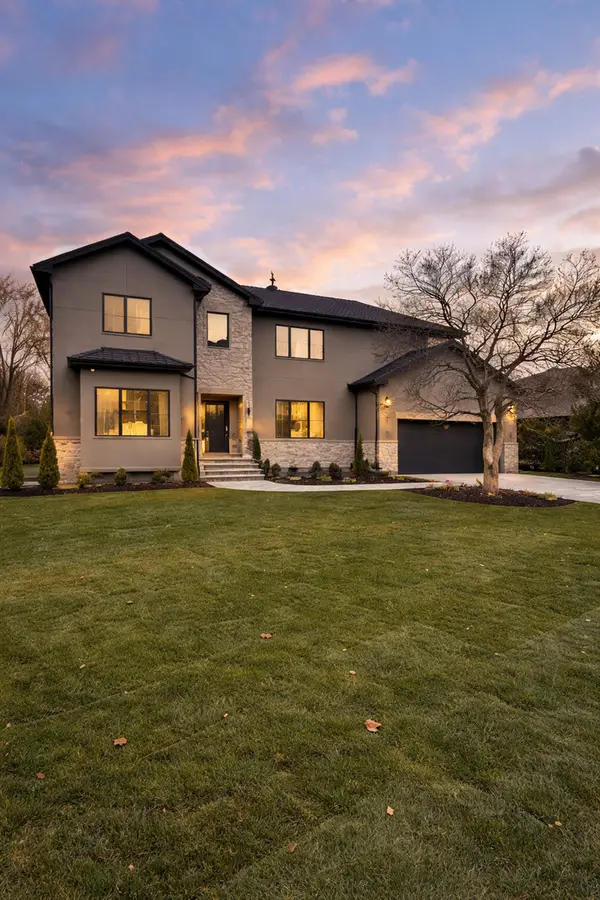 1744 Walnut Circle, Northbrook, IL 60062