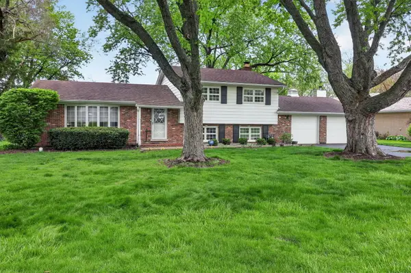 8607 Main Street, Downers Grove, IL 60516