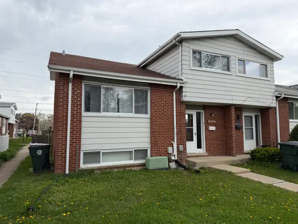 8052 W Lyons Street, Niles, IL 60714