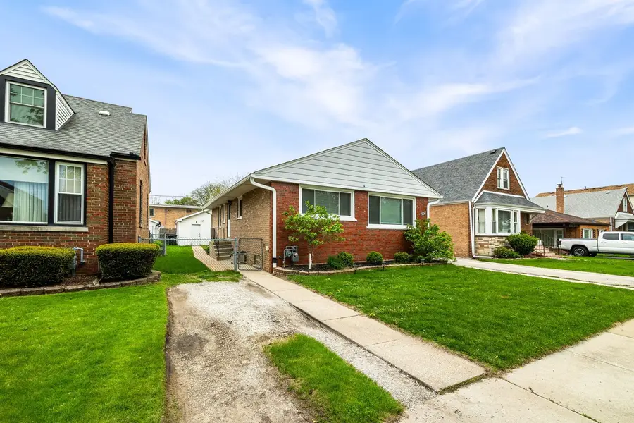 9636 S Troy Avenue, Evergreen Park, IL 60805 - #2