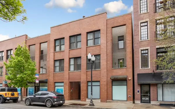 4118 N Lincoln Avenue #302, Chicago, IL 60618