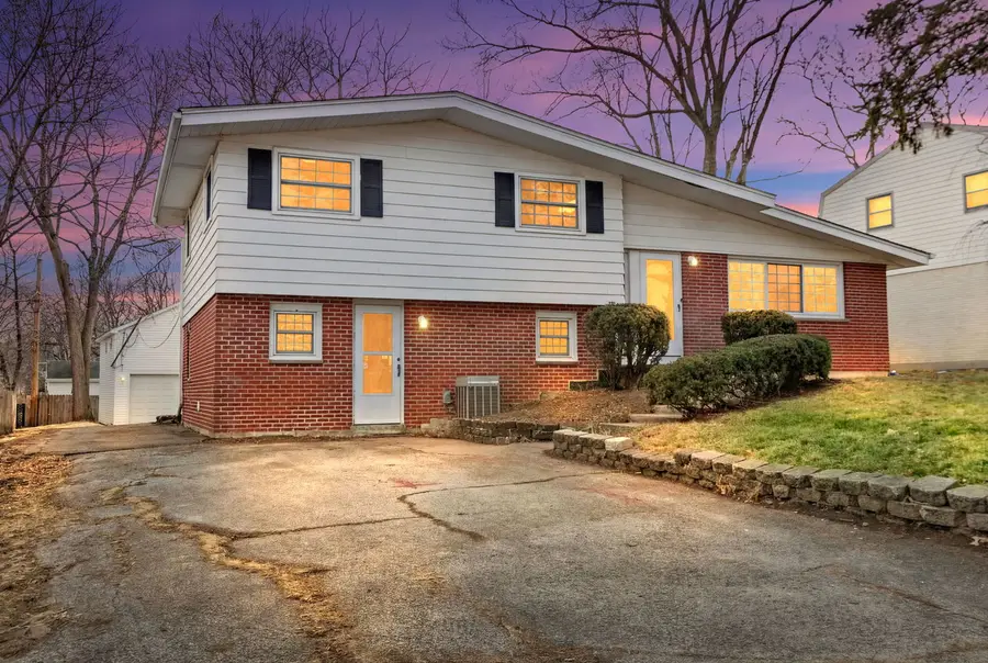 657 Lomond Drive, Mundelein, IL 60060 - #2