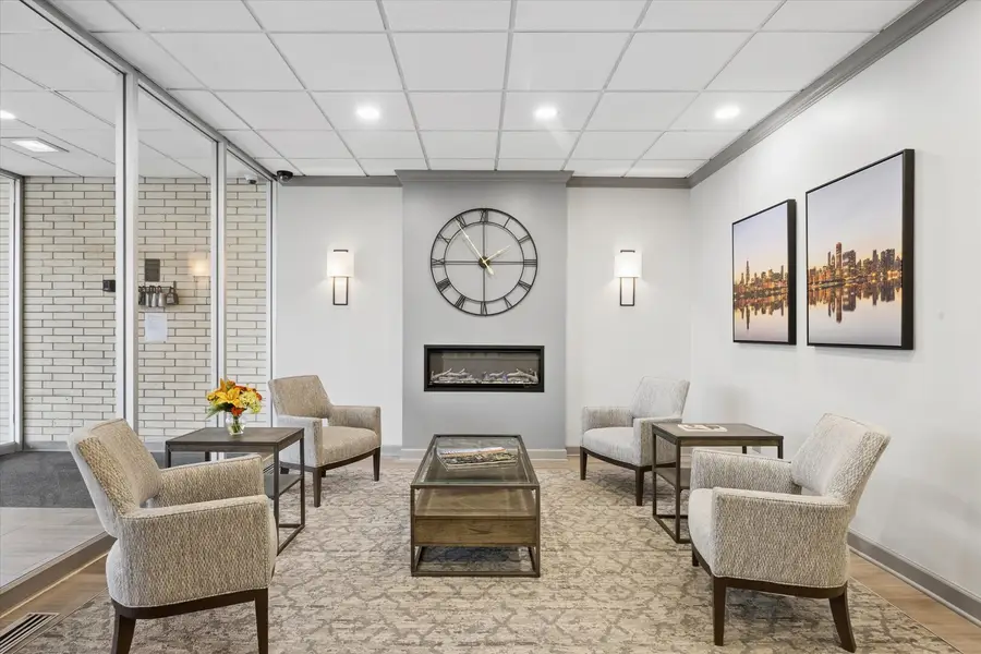 141 N La Grange Road #903, La Grange, IL 60525 - #2