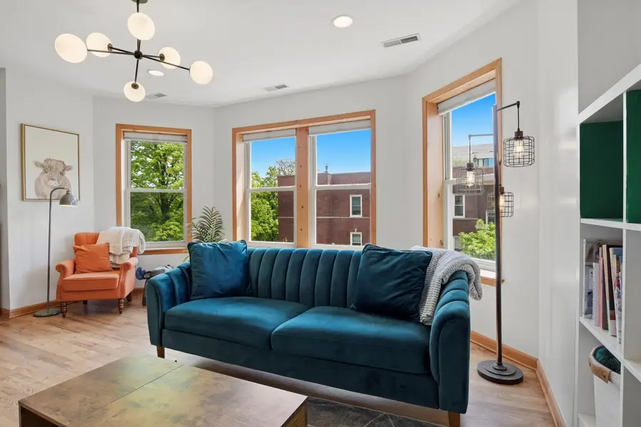 2720 N Sawyer Avenue #3, Chicago, IL 60647 - #3