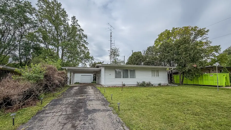 1001 E Burkwood Drive, Urbana, IL 61801 - #2