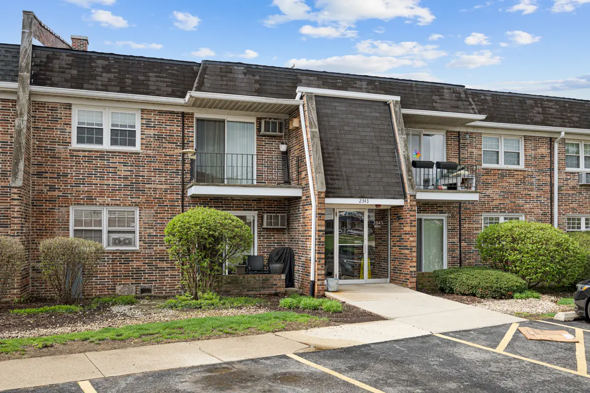 2343 Ogden Avenue #4, Downers Grove, IL 60515 - #1