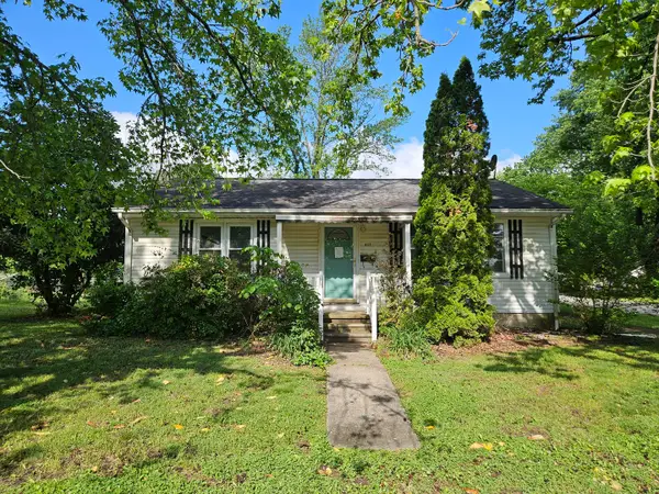 621 N 7th Street, Herrin, IL 62948