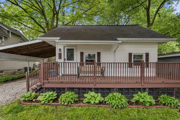 702 E Lincoln Street, Monticello, IL 61856