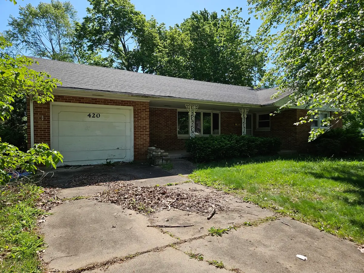 420 S Wood Street, Nashville, IL 62263 - #1