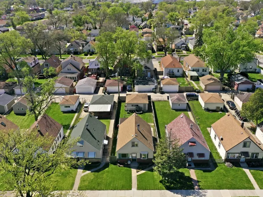 114 Geneva Avenue, Bellwood, IL 60104 - #3