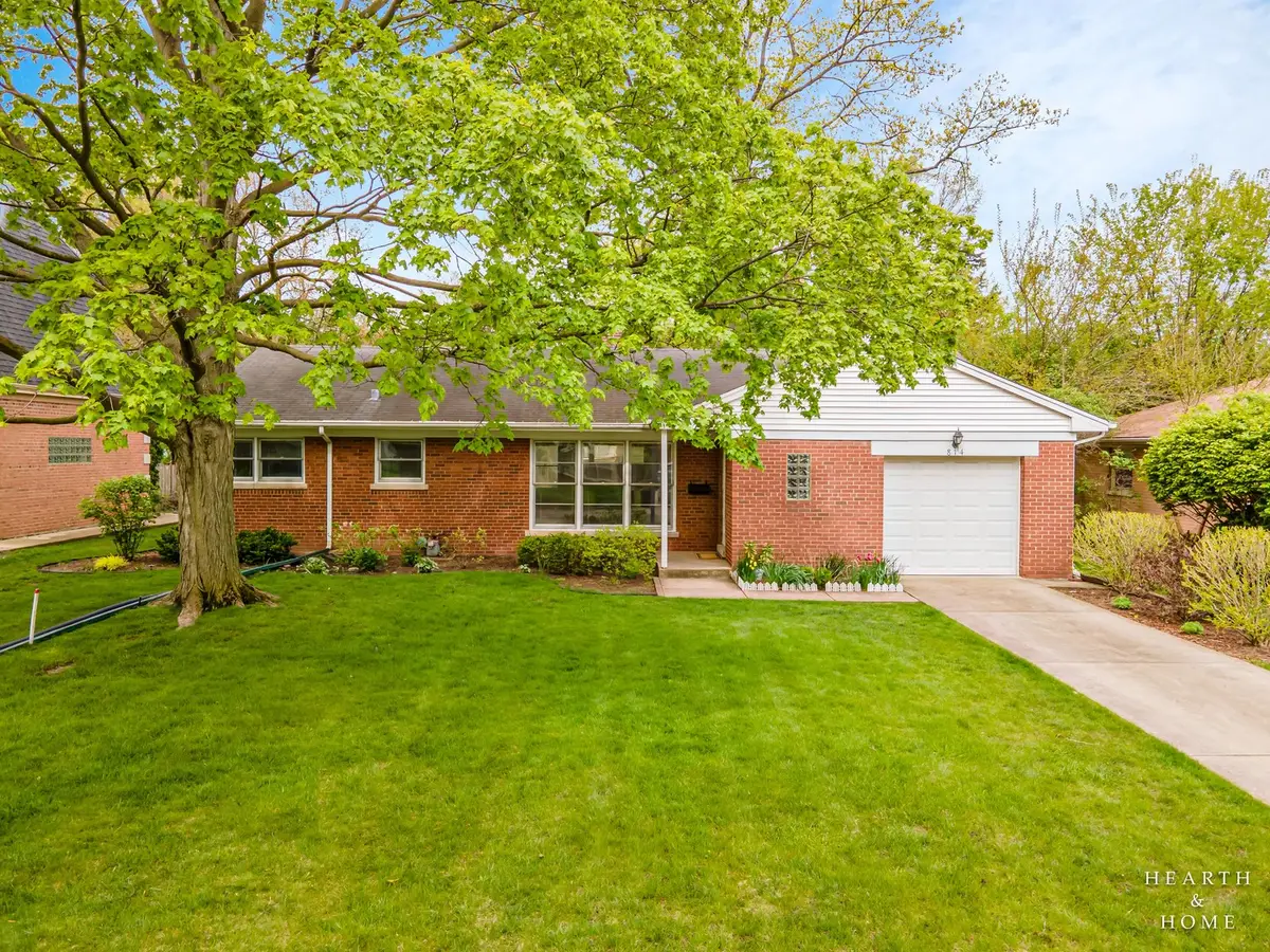 814 S Chestnut Avenue, Arlington Heights, IL 60005 - #1