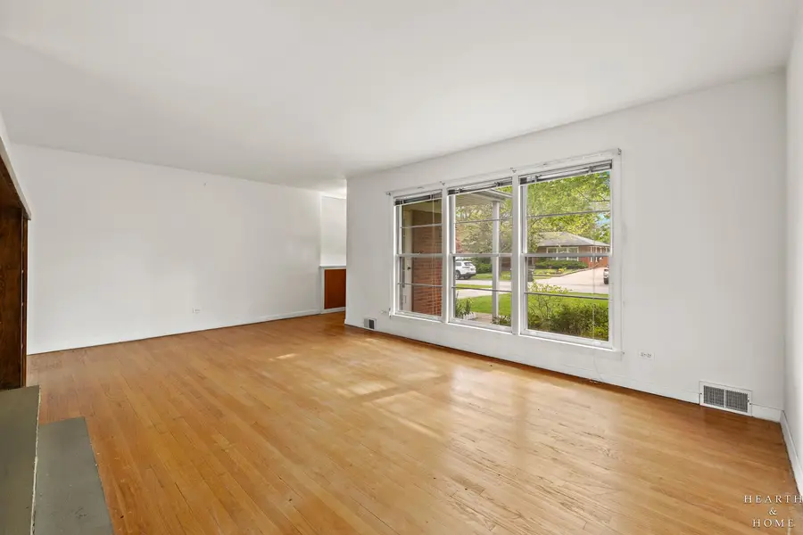 814 S Chestnut Avenue, Arlington Heights, IL 60005 - #3