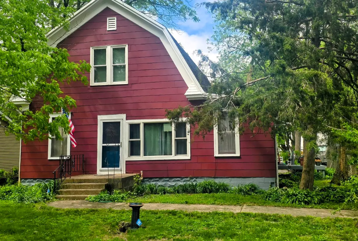 114 E Center Street, Seymour, IL 61875 - #1