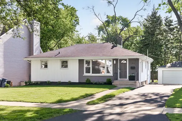 241 S Riverside Drive, Villa Park, IL 60181