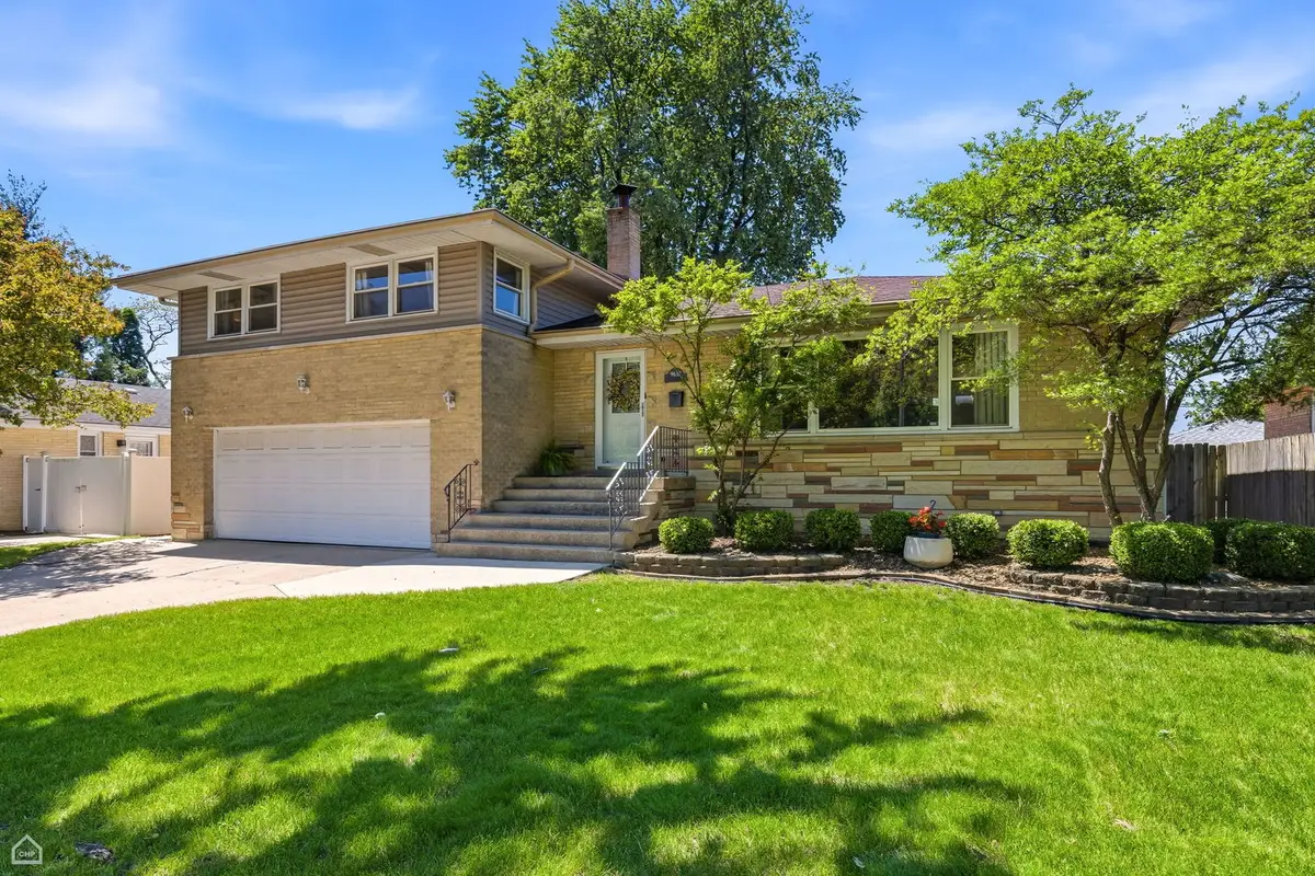 9632 Massasoit Avenue, Oak Lawn, IL 60453 - #1