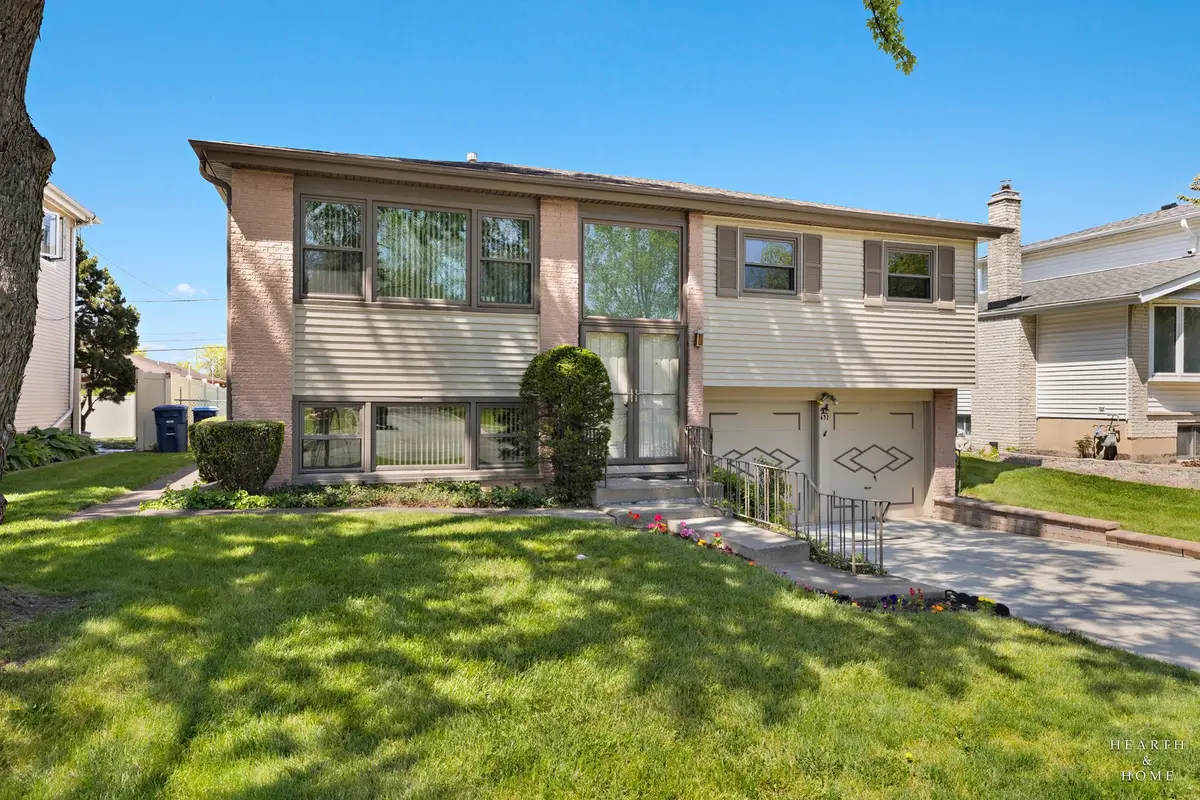 632 Polynesian Drive, Des Plaines, IL 60016 - #1