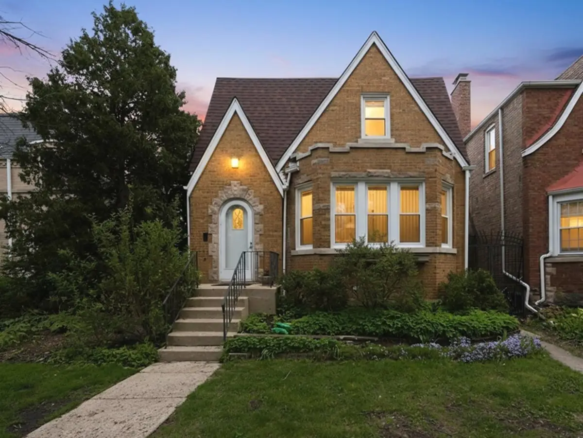 5919 N Bernard Street, Chicago, IL 60659 - #1