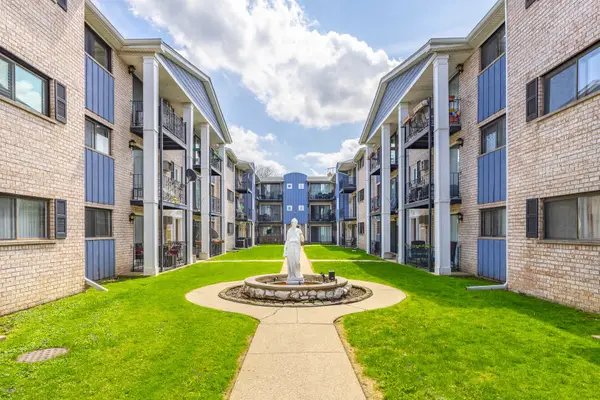 8519 W Catherine Avenue #279, Chicago, IL 60656