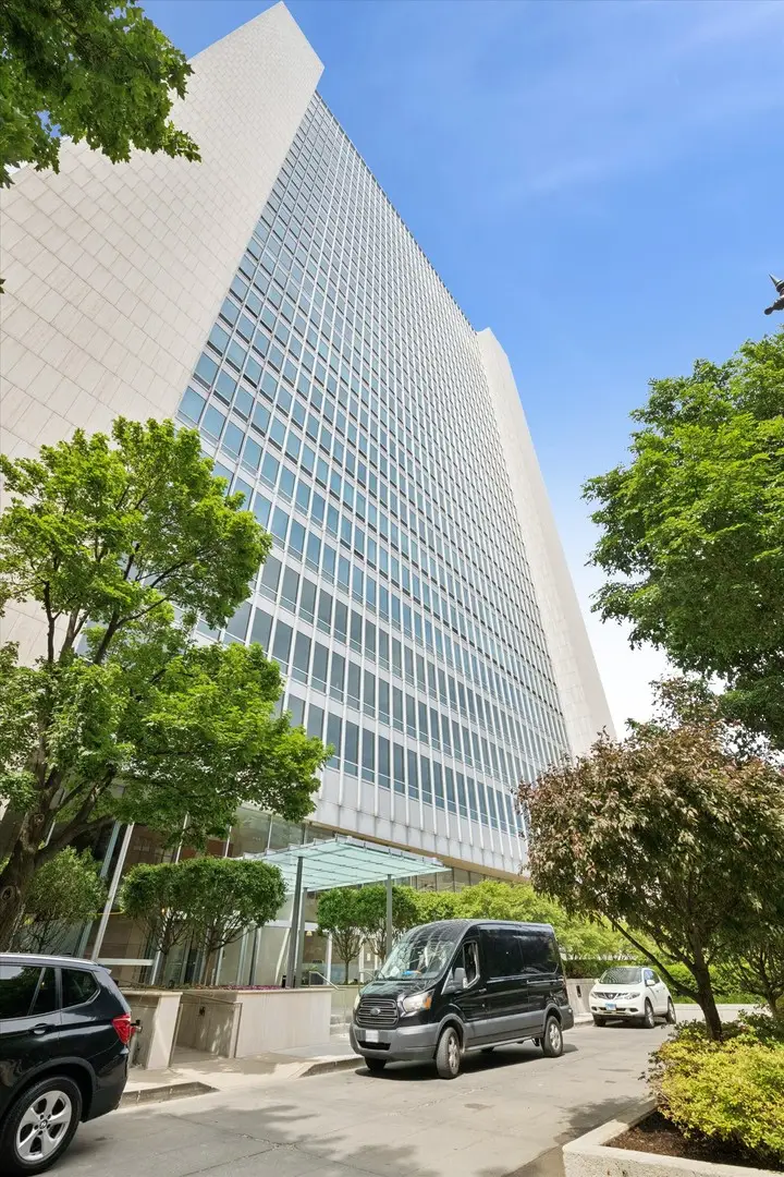 500 W Superior Street #1602, Chicago, IL 60654 - #1