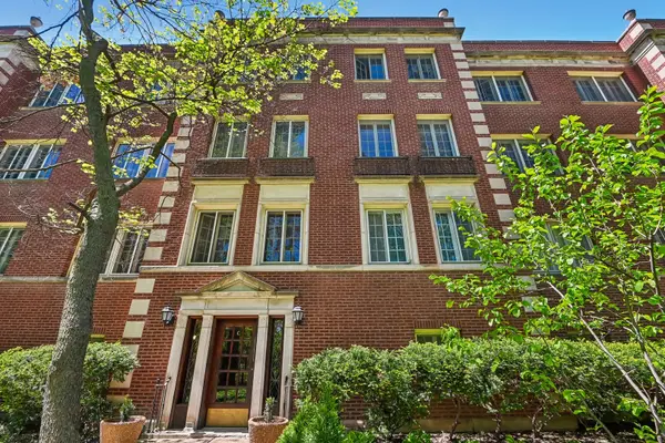 1033 Ontario Street #2CN, Oak Park, IL 60302