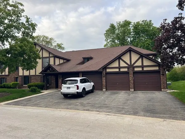 1715 Lakecliffe Drive #B, Wheaton, IL 60189