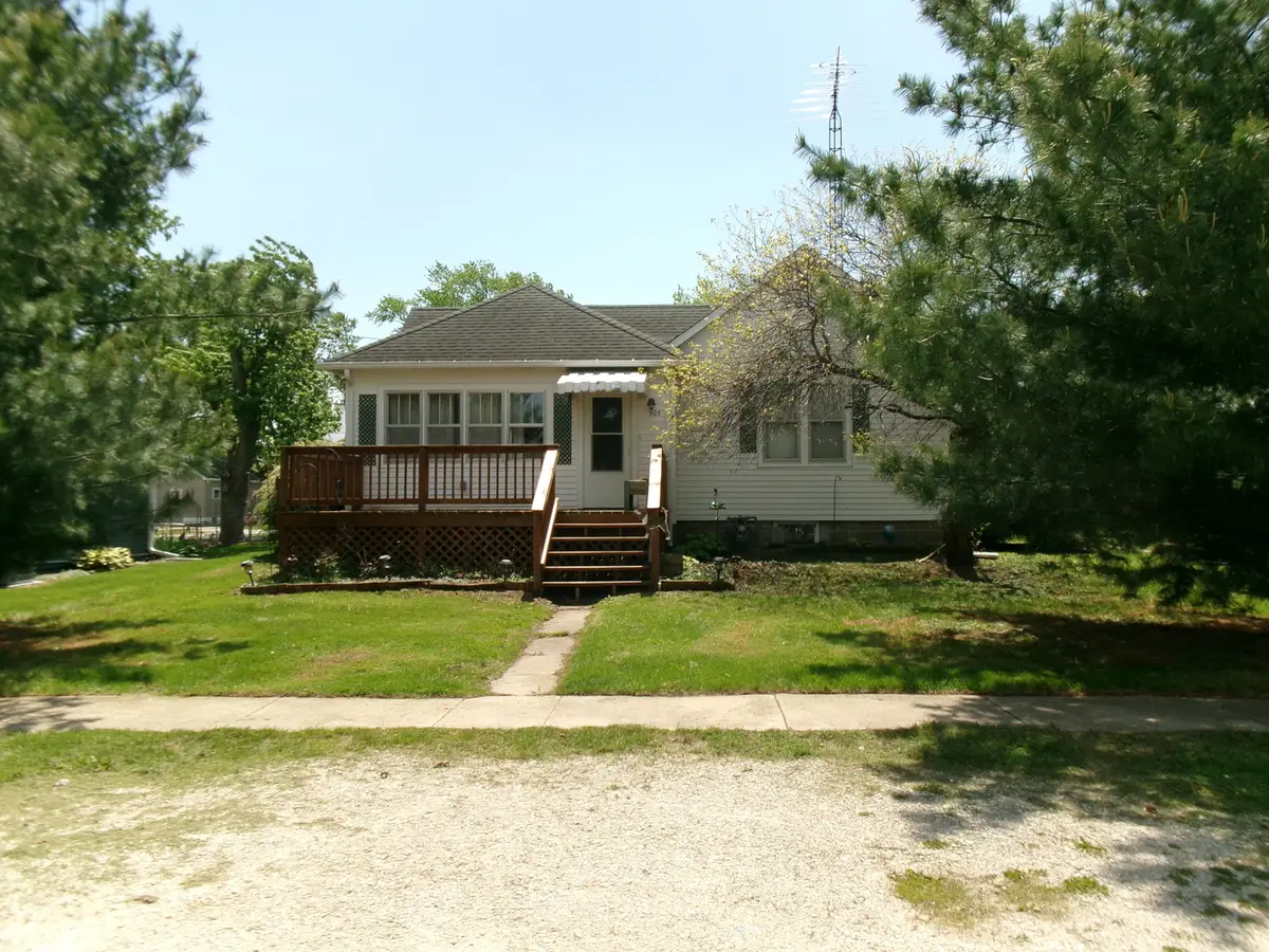305 W Thomas Street, Martinton, IL 60951 - #1