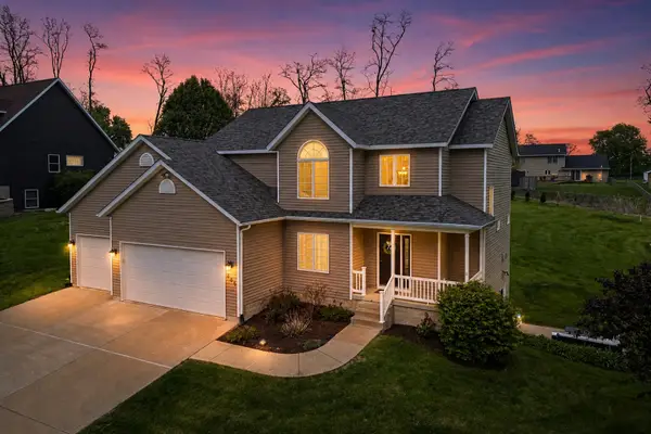 609 5 Street N, Le Claire, IA 52753