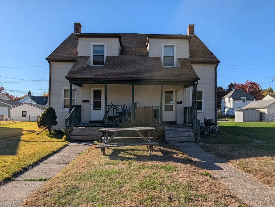 222 S Elmwood Avenue, Davenport, IA 52802 - #2