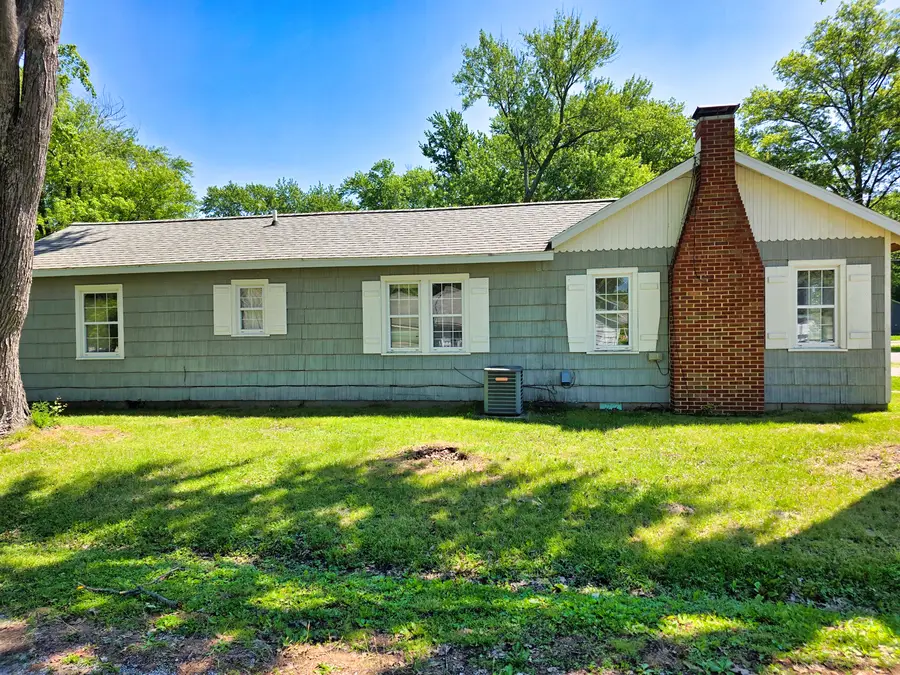 800 E Lafayette Street, Olney, IL 62450 - #2
