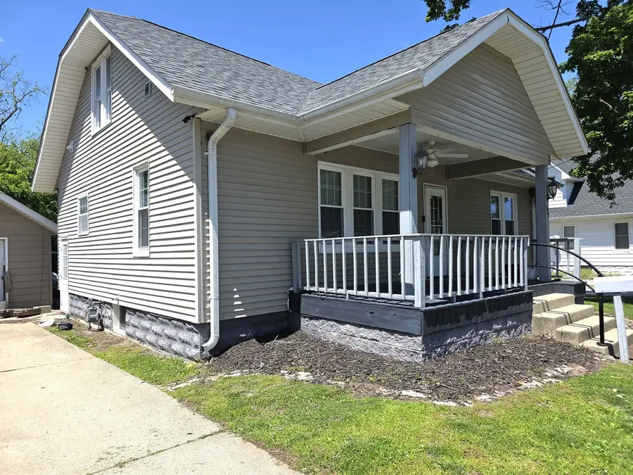 121 N Ludlow Street, Olney, IL 62450 - #2