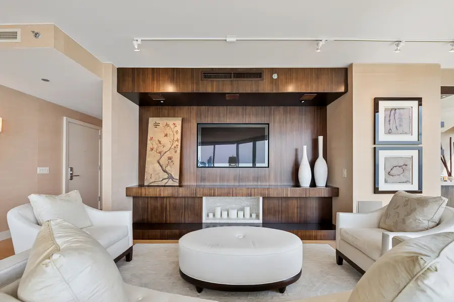 340 E Randolph Street #2801, Chicago, IL 60601 - #3