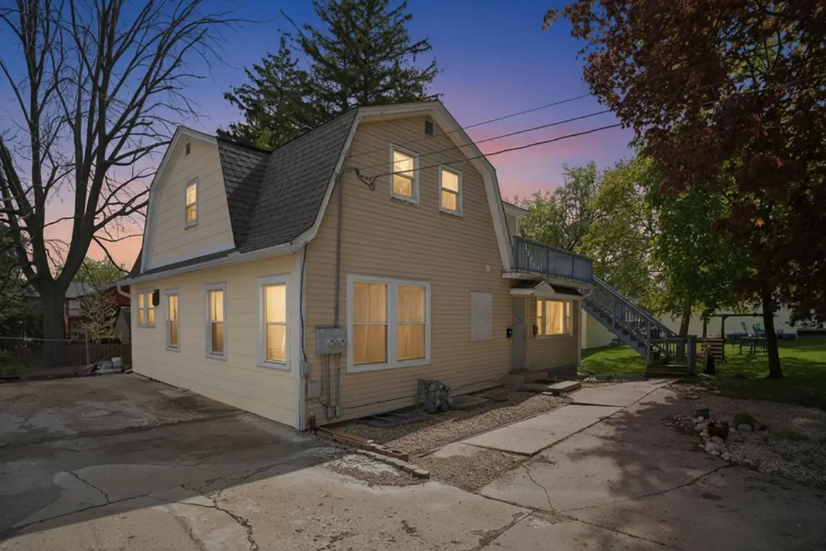 612 Oak Street, Woodstock, IL 60098 - #1